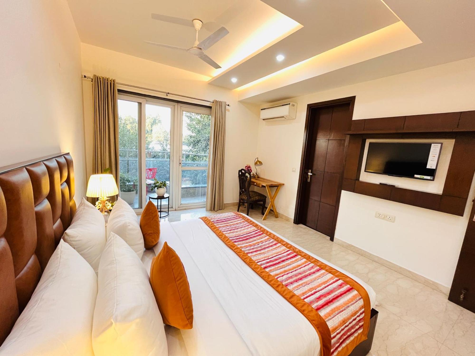 Isuites Residency Bed & Breakfast *