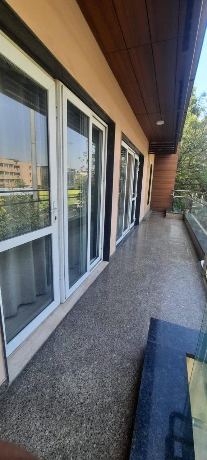 Bed & Breakfast Isuites Residency New Delhi
