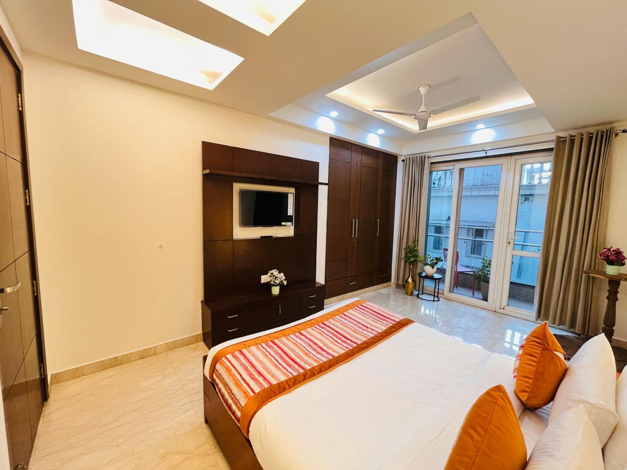 Isuites Residency Bed & Breakfast *