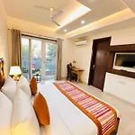Isuites Residency